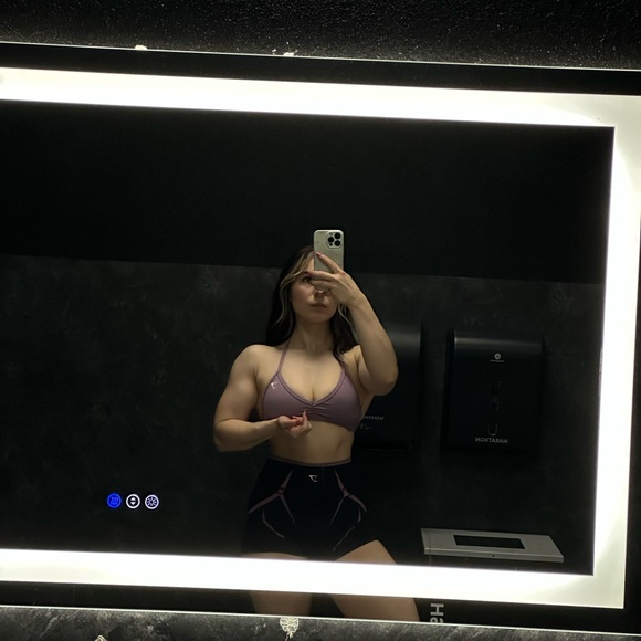 Meet your Posher, Brooke - Picture 2 of 4